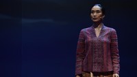 Happy Salma menjadi sosok Inggit Garnasih atau istri kedua Soekarno.  Foto: Dok. Bakti Budaya Djarum Foundation