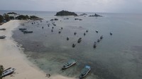 Deretan kapal motor bersandar di Pantai Tanjung Kelayang di Kabupaten Belitung, Provinsi Bangka Belitung.