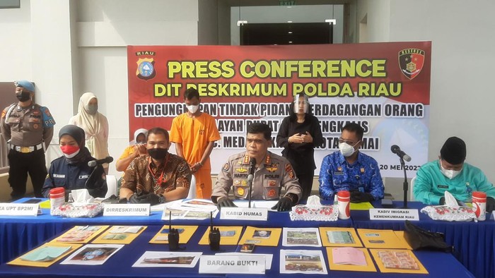 Kabid Humas Polda Riau Kombes Sunarto memberikan keterangan kepada wartawan. Dok Polda Riau