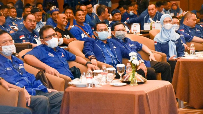 Usai dilantik oleh Ketua Umum Partai Demokrat AHY, DPD Partai Demokrat Provinsi Jawa Barat langsung tancap gas menjalankan mesin partai. Salah satunya dengan melaksanakan Musyawarah Cabang (Muscab) serentak  se-Jawa Barat, Jumat (20/5) yang berlangsung di Hotel Panghegar Kota Bandung.