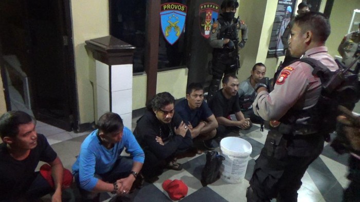Pria di Makassar ditangkap polisi karena kedapatan membawa busur panah