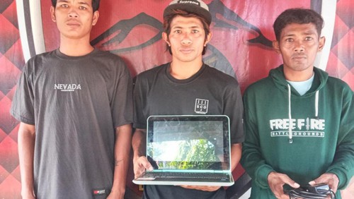 RM (27), IU (25) dan GU (38) warga Rasa Nae Barat, Kota Bima Nusa Tenggara Barat (NTB) yang tak tahu barang yang dibeli merupakan hasil curian dari pria berinisial DL