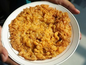 Sekte Terbaru! Telur Dadar Campur Buah Naga, Mau Cicip?