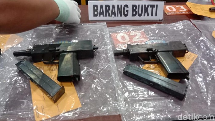 Senjata api UZI di Sulut yang dikirim dari Filipina merupakan buatan Italia (detikcom/Trisno Mais)