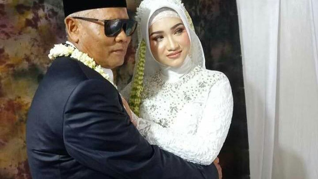 Viral Kakek di Cirebon Nikahi Gadis 19 Tahun, Maharnya Jadi Sorotan