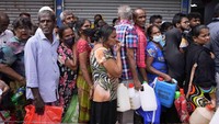 Sri Lanka Gagal Bayar Utang, Antrean Minyak dan Gas di Mana-mana