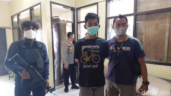 Tampang sopir angkot pemerkosa dua siswi SMP di Bandung
