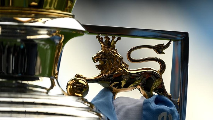 MANCHESTER, ENGLAND - APRIL 10: A detail view of the Premier League trophy during the Premier League match between Manchester City and Liverpool at Etihad Stadium on April 10, 2022 in Manchester, England. (Photo by Michael Regan/Getty Images)