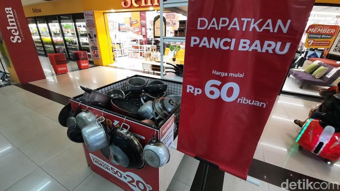 Tukar tambah panci di Cimahi Mall.