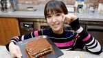Wendy Red Velvet Hobi Bikin Kue, Ini Pose Manisnya saat Meracik Tiramisu