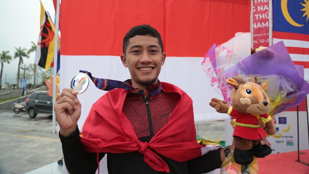 Balap Sepeda SEA Games 2021: Hujan Tak Hentikan Aiman Rebut Perak