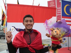 Balap Sepeda SEA Games 2021: Hujan Tak Hentikan Aiman Rebut Perak