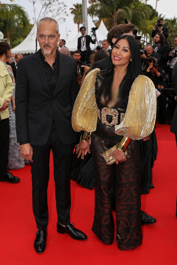 Anggun C. Sasmi di Cannes Film Festival CANNES, FRANCE - MAY 18: Christian Kretschmar and Anggun attend the screening of