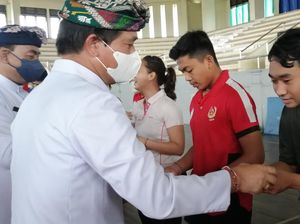 Harumkan Nama Klungkung, 43 Atlet-Pelatih Terima Reward dari Bupati