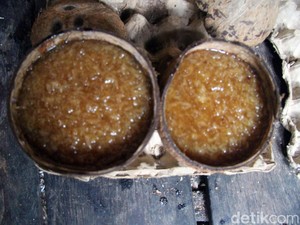 Disajikan di Batok Kelapa, Ini Baje Lolong yang Manis Legit dari Mandar