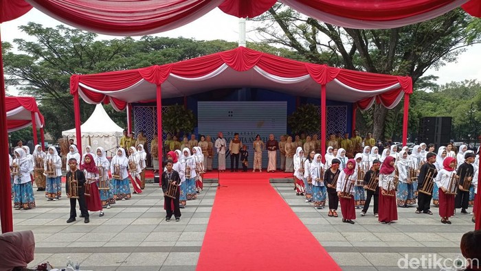 Deklarasi Bandung Kota Angklung.