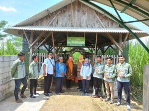 Dosen Pulkam IPB University Luncurkan Teknologi Wafer Pakan di Ponpes Gresik