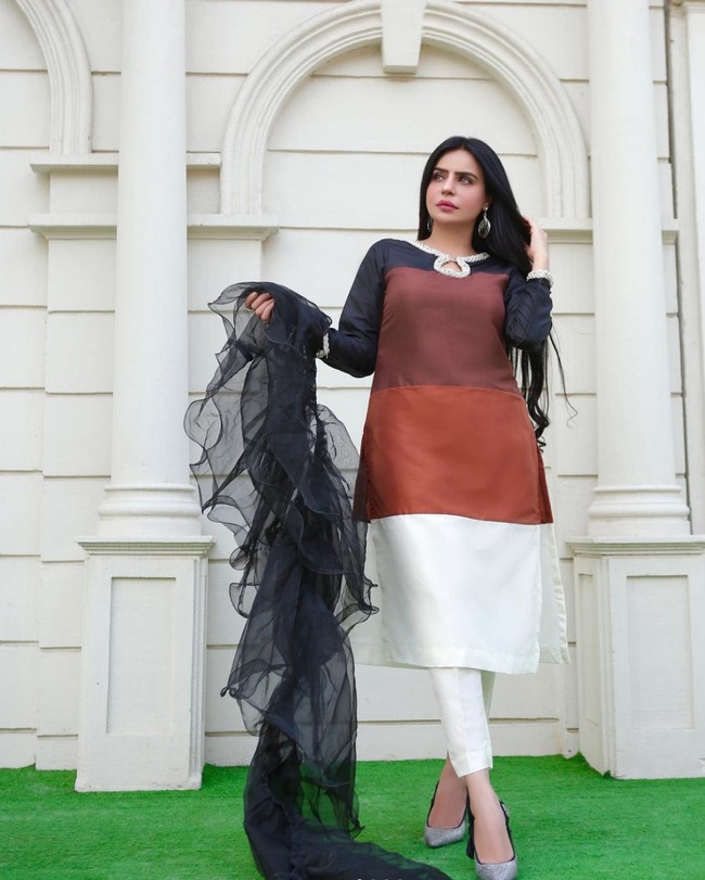 Namun belum ada klarifikasi lebih lanjut lagi dari pihak Humaira maupun otoritas lingkungan setempat soal kebenaran klaim tersebut. Foto: Instagram/@dollyofficial1