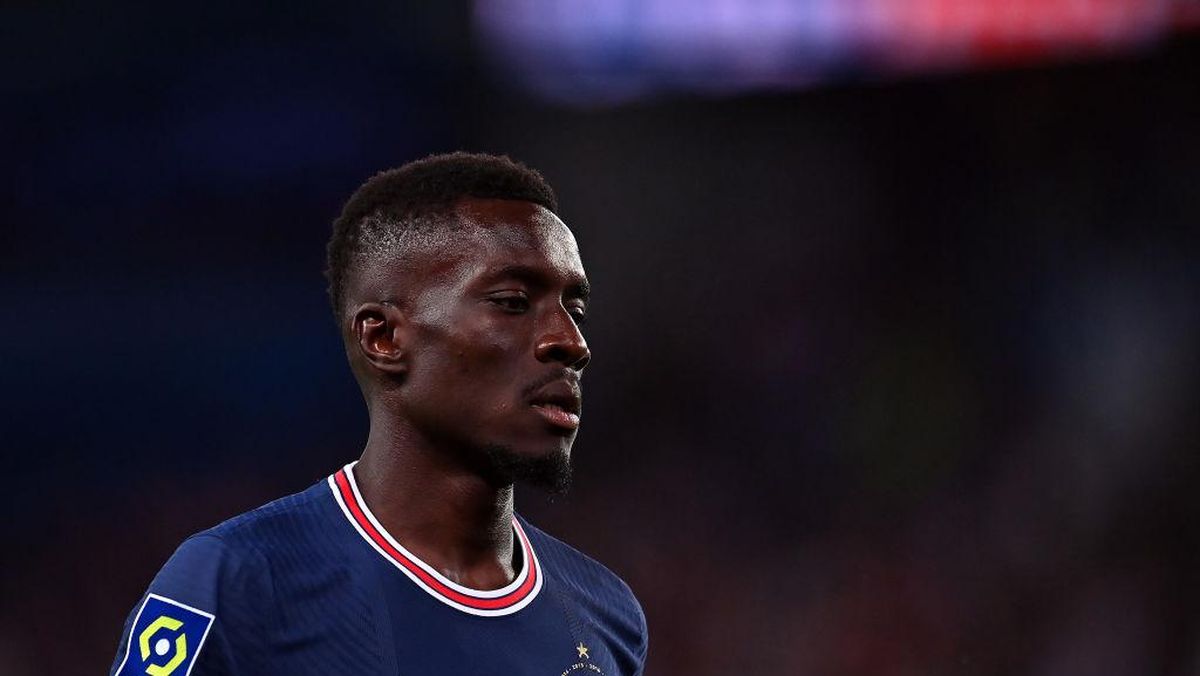 PSG Kampanyekan LGBT, Idrissa Gueye Menolak Dimainkan