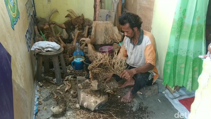 Kerajinan akar bambu Kota Pasuruan