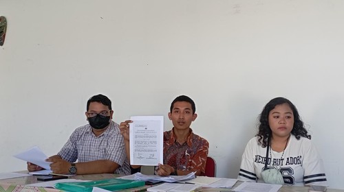 Konferensi pers penipuan terhadap calon pekerja migran Indonesia.
