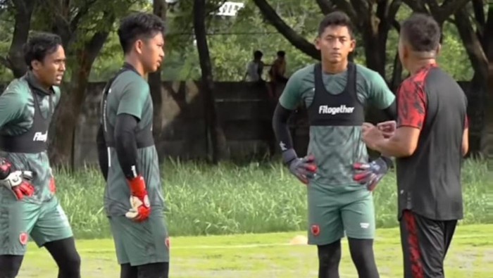Latihan penjaga gawang PSM Makassar