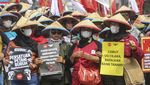 Massa Buruh Gelar Unjuk Rasa di Patung Kuda
