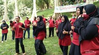 Keseruan mengikuti berbagai aneka lomba