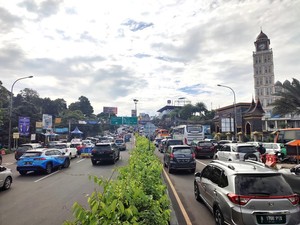 Lalin Arah Puncak Sempat Macet, Polisi Terapkan One Way Pagi Ini