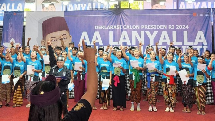 Ratusan masyarakat Bali yang menamakan diri pertalian Budaya Bali memberikan dukungan kepada LaNyalla Mahmud Mattalitti untuk maju di Pilpres 2024 mendatang.