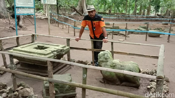 Pemandu wisata di cagar alam Pangandaran