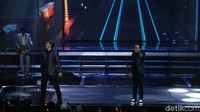 Lagu Misteri Ilahi dipilih Ari Lasso sebagai tanda kembali. Pilihan yang tepat dengan lirik-lirik penuh makna untuk menggambarkan pertempurannya dengan sel ganas tersebut. Tanpa tahu apa yang akan terjadi, karena semuanya memang misteri dari Sang Pencipta.