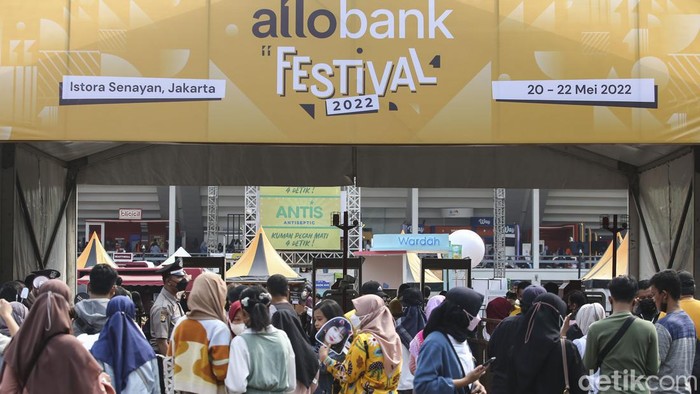Red Velvet akan menjadi bintang utama pada hari kedua gelaran Allo Bank Festival 2022. ReVeluv sudah memadati Istora, tak sabar bertemu idola, Sabtu, 21/5/2022.