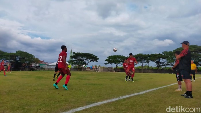 PSM Makassar menang telak atas Persim Maros.