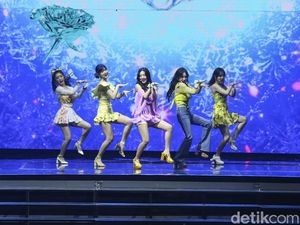 Kemeriahan Nobar Red Velvet di Allo Bank Festival Day 2 dari Outdoor Stage