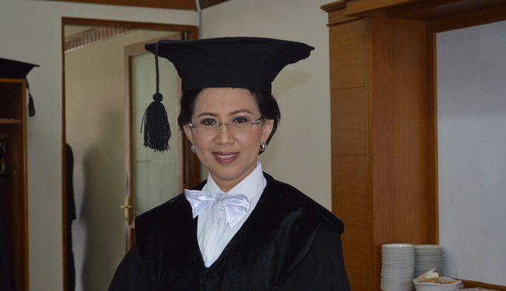Rektor UGM Ova Emilia. Rektor UGM Ova Emilia.