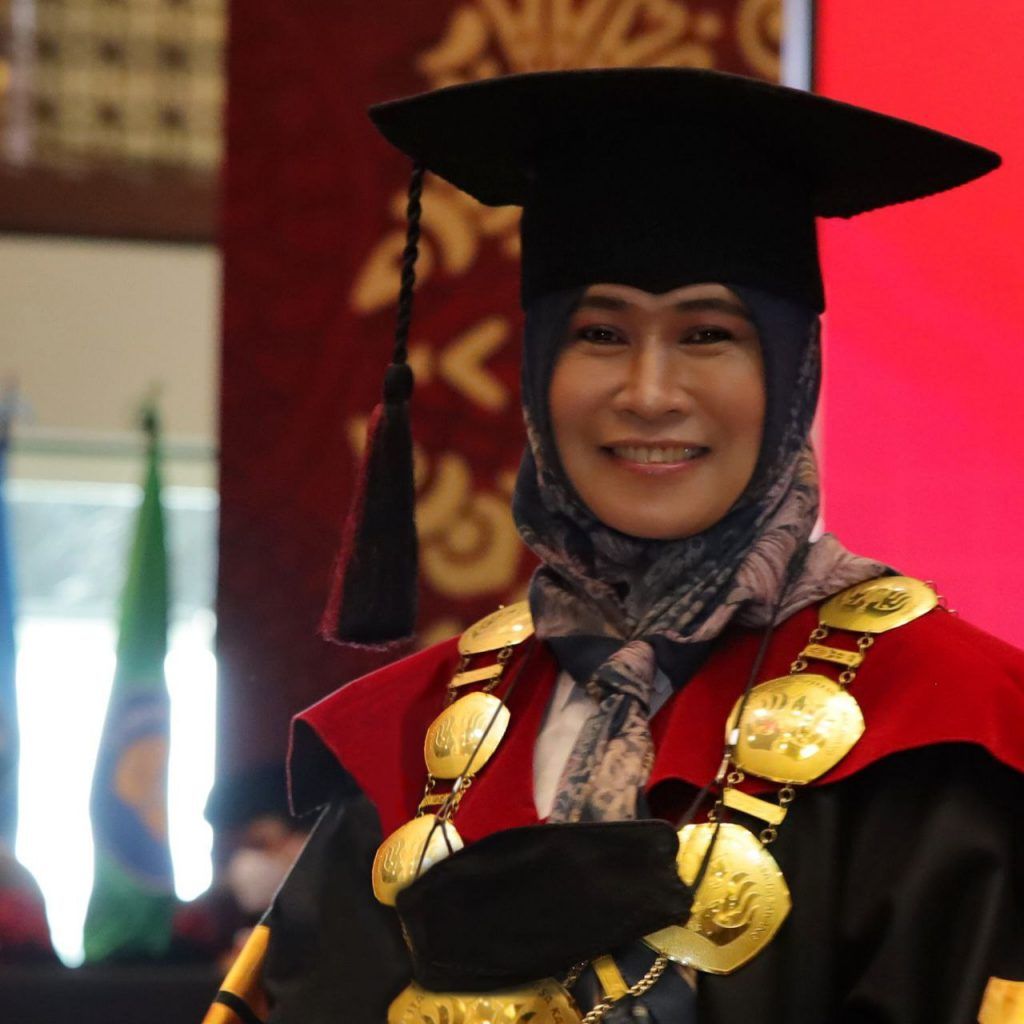 Rektor Unsika Sri Mulyani Rektor Unsika Sri Mulyani