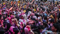 Project Pop merupakan salah satu penampil Outdoor Shows Allo Bank Festival 2022 hari kedua. Setelah mereka, akan tampil Hindia. Sebagai penutup panggung terbuka itu, ada Vierratale.