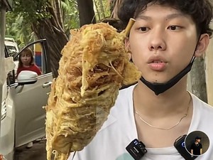 Jumbo Banget! Seleb TikTok Ini Beli Telur Gulung Rp 100 Ribu
