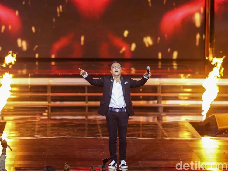 Aksi Panggung Ari Lasso Usai Rehat Melawan Kanker