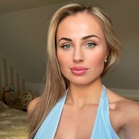 Model OnlyFans bernama Billie Louise jadi sensasi di internet karena tindakannya yang tidak senonoh di area publik. Wanita 27 tahun itu kini mendapatkan kritikan pedas dan meminta polisi untuk menginvestigasi. Foto: dok. Instagram