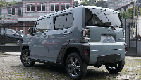 Namun hingga berita ini dimuat, Safari Motor masih belum menggodok harga jual dari Daihatsu Taft Reborn ini. Hal ini disebabkan, beberapa unit kei car yang mereka bawa ke tanah air ini baru saja tiba dari Jepang pada Rabu (18/5/22) dan harus terlebih dahulu melakukan beberapa pengujian. Foto: Muhammad Hafizh Gemilang/detikOto