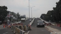 Kendaraan melintas di Flyover Kopo, Jalan Soekarno-Hatta, Kota Bandung, Minggu (22/5/2022). 
