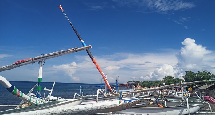kapal nelayan yang digunakan untuk mencari ikan