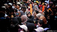 Semua keseruan ini bisa kamu nikmati hanya dengan masuk ke area Allo Bank Festival dan bertransaksi menggunakan akun Allo Prime dengan biaya Rp1.000 saja.