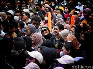 Allo Bank Festival Hari Ketiga, Penonton Tunggu Aksi .Feast Hingga RAN