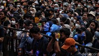 Allo Bank Festival merupakan All-in-One festival yang menghadirkan berbagai aktivitas seru mulai dari festival musik, food bazaar, beauty and travel fair, job fair, photo booth, art installations, dan lainnya.