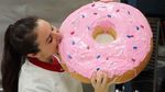 Duh! 10 Makanan Jumbo Ini Bentuknya Tak Karuan