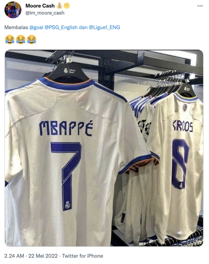 Meme fans Real Madrid kecewa Kylian Mbappe bertahan di PSG.