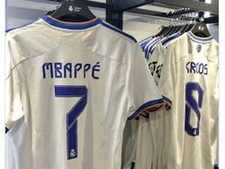 Kylian Mbappe Bertahan di PSG, Meme Real Madrid Kegocek Lagi